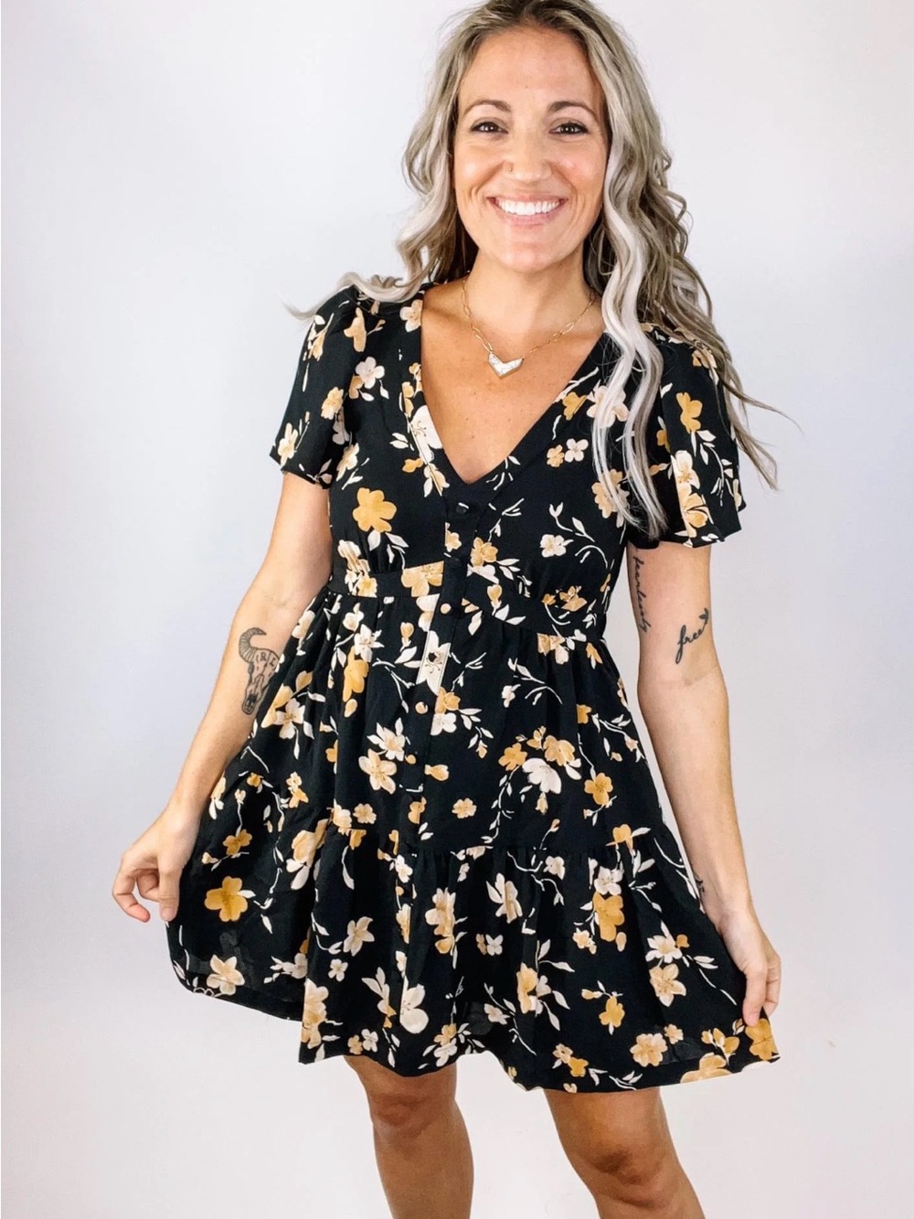 NWOT Blu Pepper Floral V-Neck Short Sleeve Mini Dress - Black & Mustard. Size M